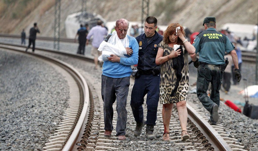Acidente de trem mata 78 pessoas na Espanha