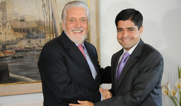 ACM Neto pede ajuda a Wagner para ir a Dilma