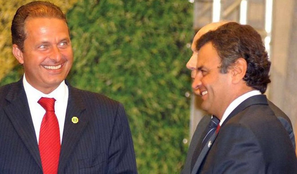 'Pacto federativo' aproxima mais Aécio e Campos