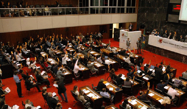 Eleição trava Assembleia Legislativa de Minas