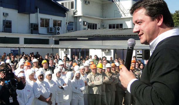 JBS Friboi sai do vermelho e lucra R$ 169,5 milhões no trimestre