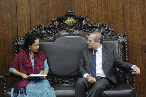 Pauta:
presidente do Senado, Renan Calheiros (PMDB-AL) recebe membros do Conselho Nacional de Saúde.

sofá E/D:
presidente do Conselho Nacional de Saúde, Maria do Socorro de Souza;
senador Renan Calheiros (PMDB-AL).