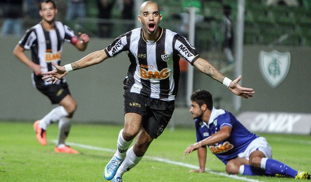 Galo larga na frente na decisão do Mineiro