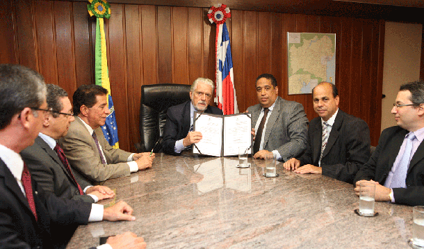Wagner oficializa doação de 1.378 hectares à Universidade Federal do Recôncavo da Bahia