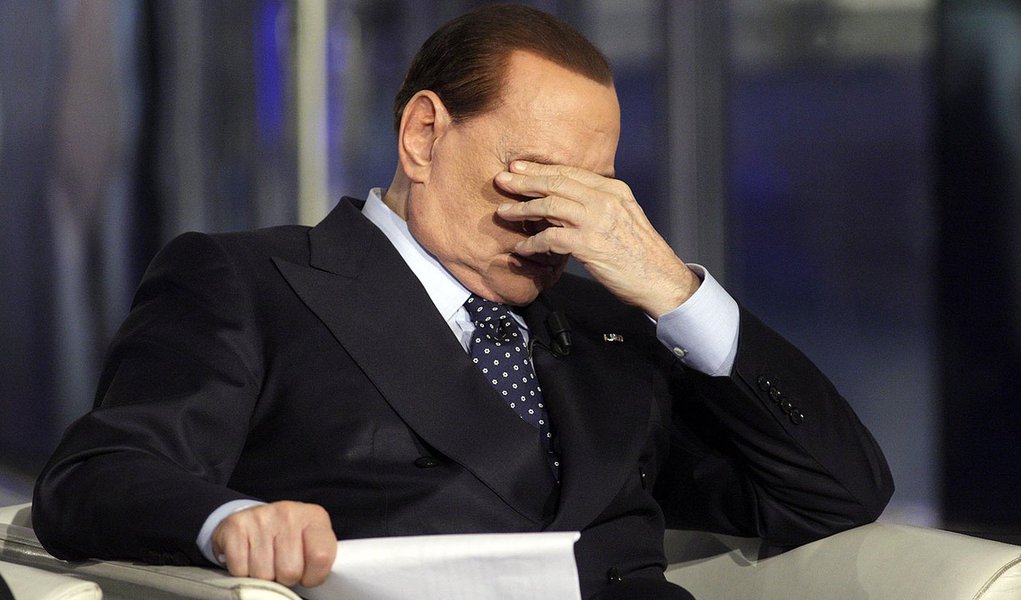 Berlusconi é condenado na Itália a 1 ano de prisão