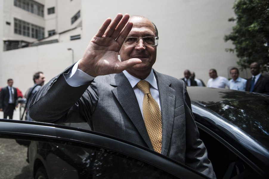 Alckmin garante SP sem cortes após queda de vetos