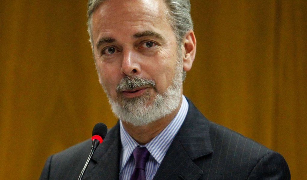 Patriota cumprimenta Chávez por vitória