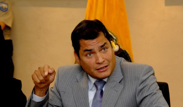 Corrêa ameaça fazer o mesmo caso embaixada seja invadida