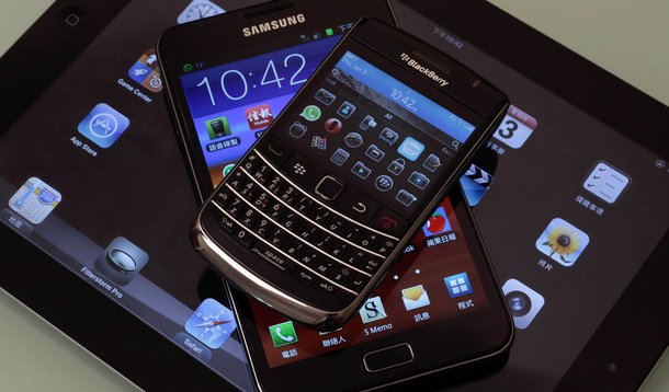 Fabricantes de celulares correm para participar do ano do "phablet"