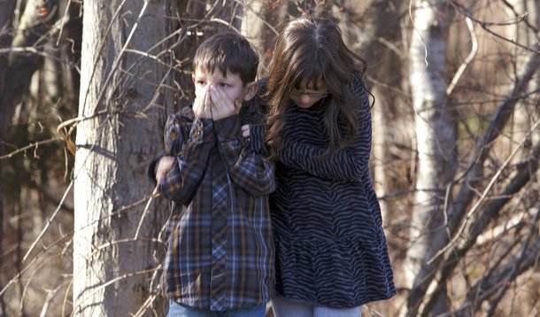 Tiroteio em escola nos EUA provoca 27 mortes