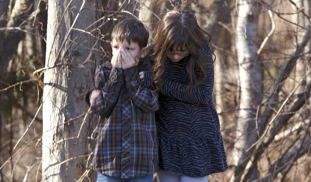 Tiroteio em escola nos EUA provoca 27 mortes