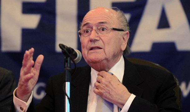 Blatter sugere que pode ficar na Fifa após mandato