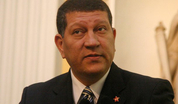 Isaltino e os desafios de pacificar o PT no Recife