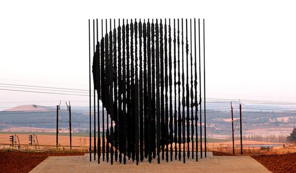 Monumento dedicado a Mandela é inaugurado