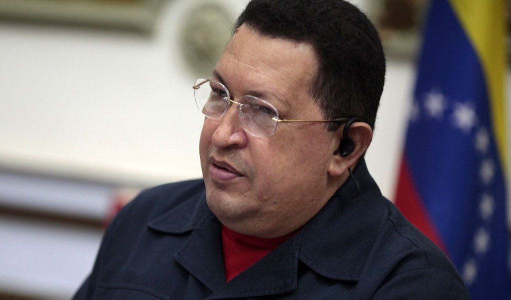 Venezuela segue recuperação de Chávez com cubanos