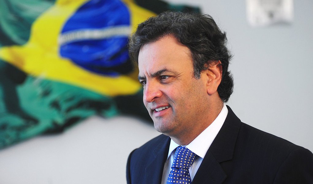 Aécio comenta 10% no Datafolha: "Ótimo"