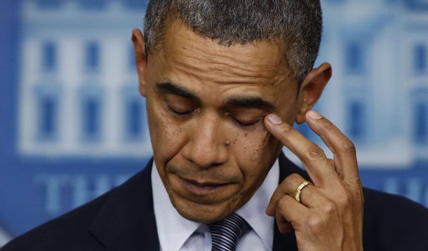 Emocionado, Obama pede ação para evitar tragédias