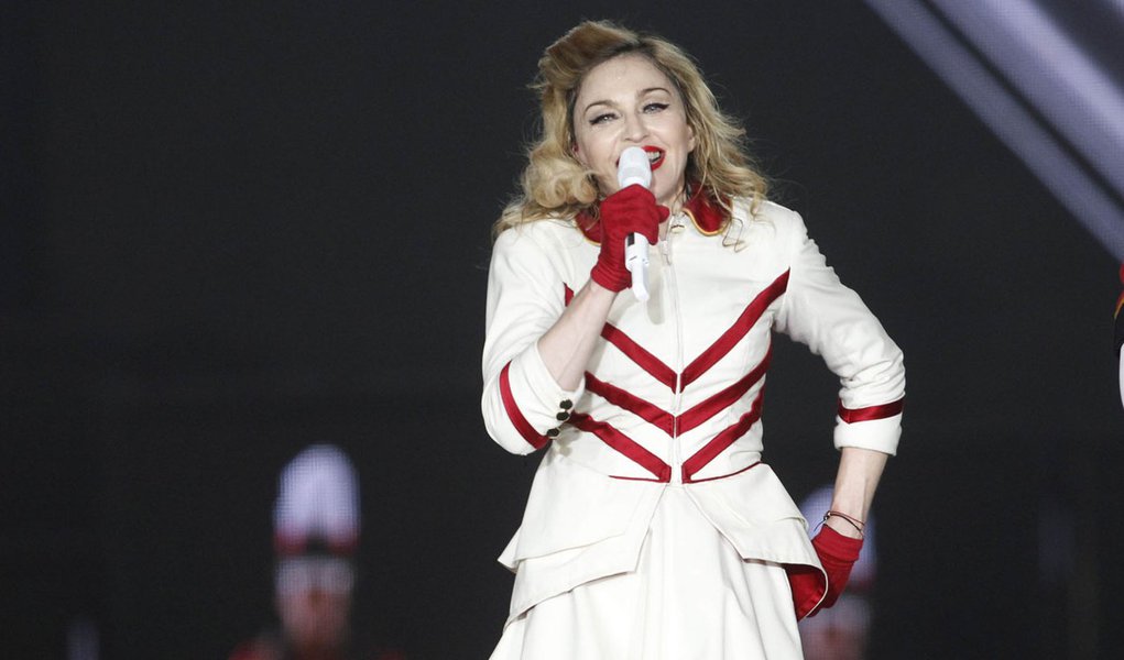 Madonna se junta a coro de críticos contra prisão de Pussy Riot