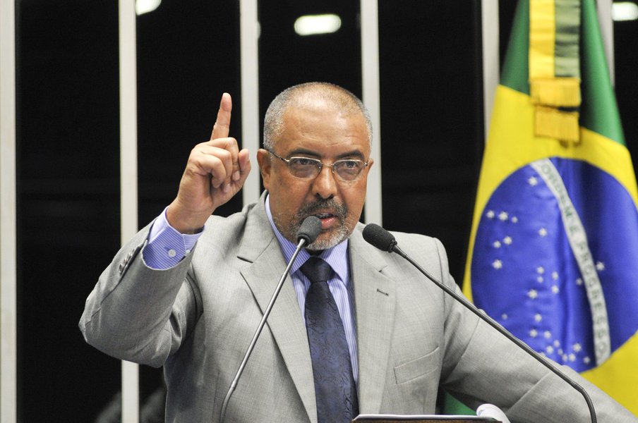 Paim defende fim do voto secreto no Parlamento