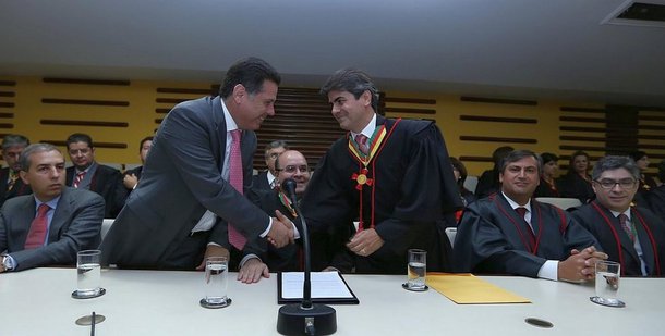 Perillo defende recursos federais para a Segurança