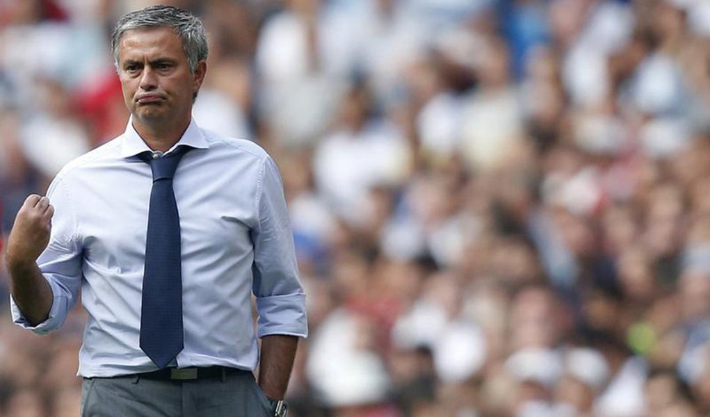 Iniesta dispara contra treinador Mourinho