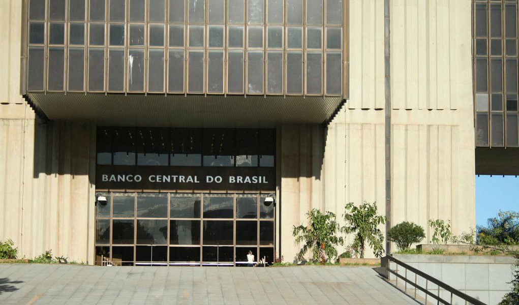 Juro maior, inflação menor