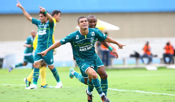 Goiás vence o Barueri e garante volta à série A