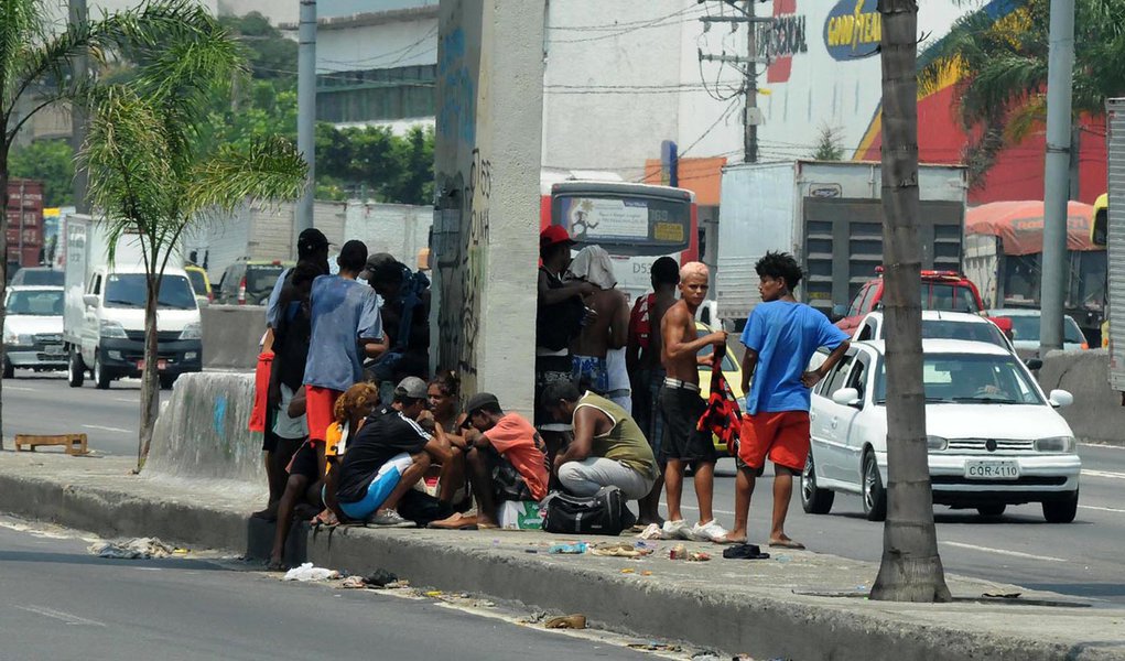 Família denuncia superlotação de hospital após internação na Cracolândia