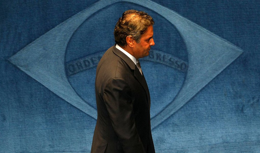 Aécio chega a ponto de não retorno