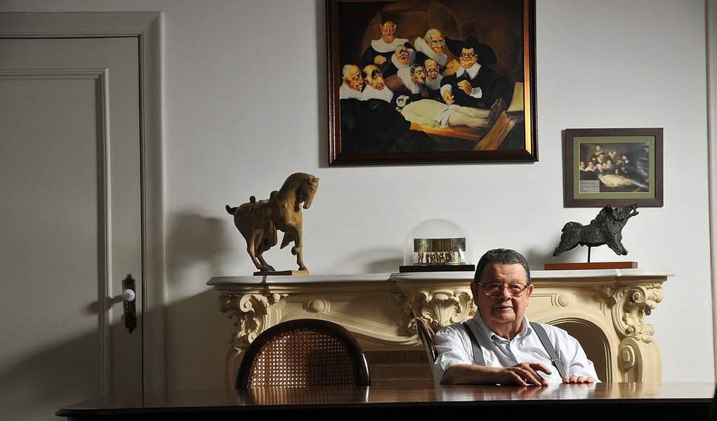 SÃO PAULO / SÃO PAULO / BRASIL -05/02/13 -11 :00h - Retrato do economista  Delfim Moreira . ( Foto: Karime Xavier / Folhapress).