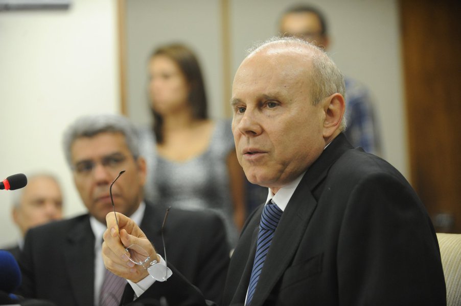 Fazenda reduz para 3% previsão de crescimento