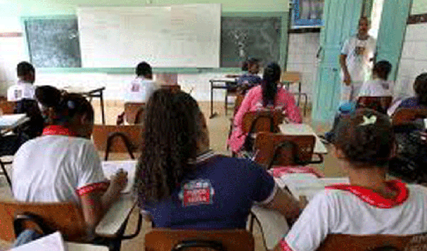 Alunos voltam às aulas após 115 dias de greve