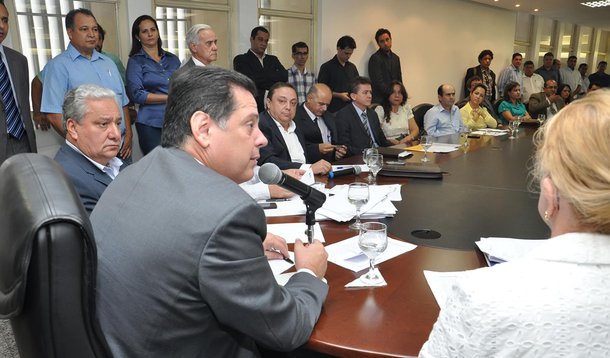 Marconi recebe prefeitos de 7 partidos da base