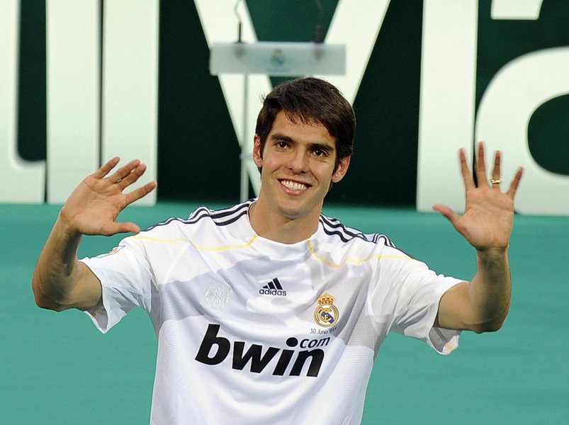 Kaka anuncia aposentadoria do futebol