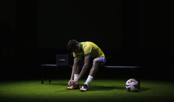 Com "frio na barriga", Neymar promete foco