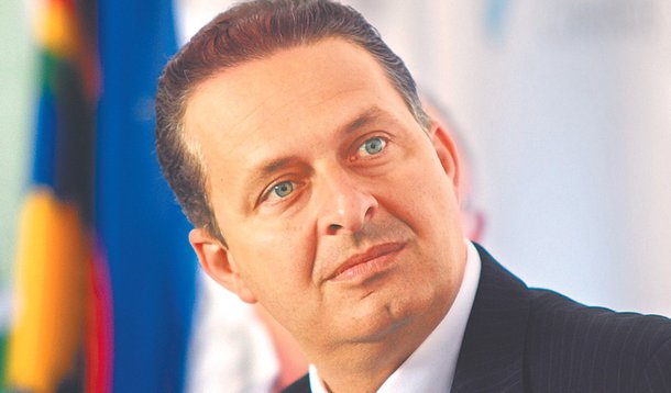 Casado com o PT, PSB flerta cada vez mais com o PSDB