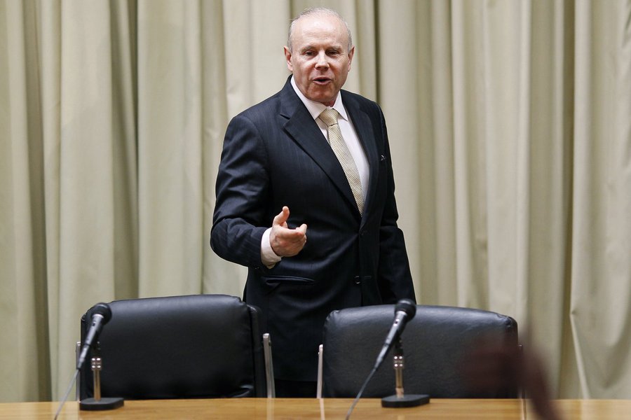 Brazil's Finance Minister Guido Mantega speaks during a news conference in Brasilia October 31, 2013. REUTERS/Ueslei Marcelino (BRAZIL - Tags: POLITICS BUSINESS)