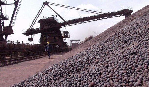 Minério de ferro: volumes em alta, preços em baixa