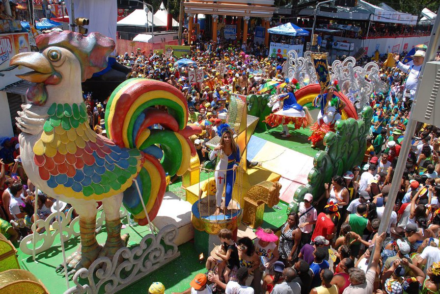 Galo da Madrugada mantém tradição e abre o carnaval