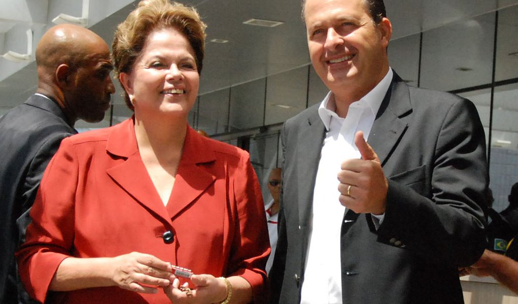 Dilma amplia o cerco ao PSB para se fortalecer