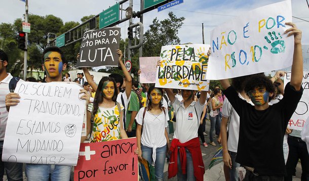 Manifestações também aconteceram no interior