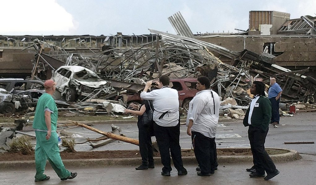 Chega a 91 nº de mortos por tornado em Oklahoma