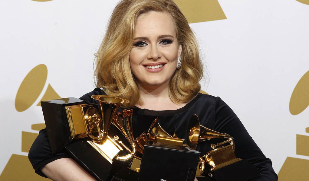 Álbum de Adele é o mais vendido no iTunes em 2012