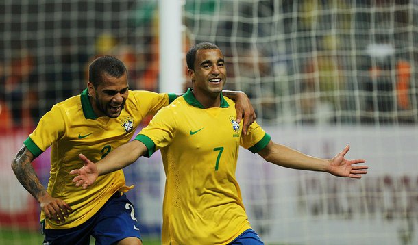 Brasil bate França por 3 a 0 no segundo tempo