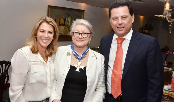Ana Maria Pacheco é condecorada pelo governo estadual
