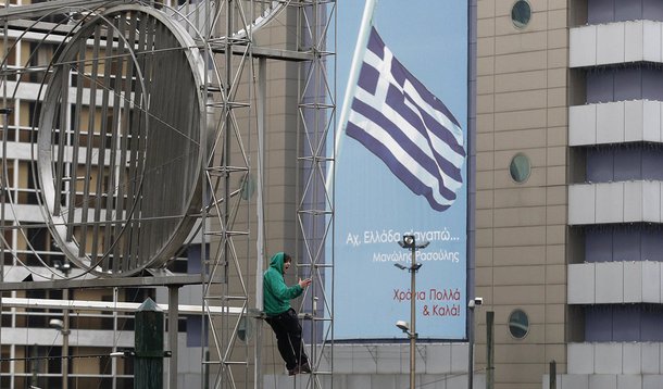 Grécia entra em 2013 sob austeridade e ascensão neonazista