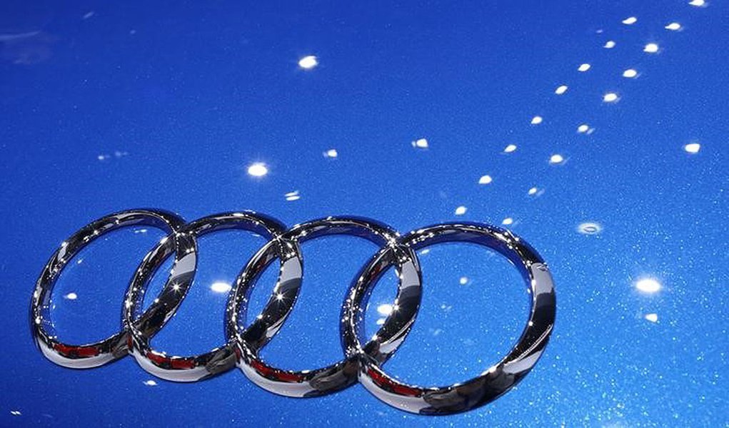 Logo da Audi fotografado em um carro do modela R8 LMX durante Feira Internacional de AutomÃ³veis em Paris. 2/10/2014. REUTERS/Jacky Naegelen