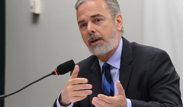 Brasília - O ministro das Relações Exteriores, Antonio Patriota, defendeu hoje (22) a investigação independente das denúncias de uso de armas químicas na Síria. Segundo ele, é necessário, porém, ter cautela para apontar os responsáveis. Patriota disse que