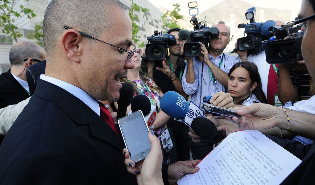 Chávez supera infecção respiratória, informa governo