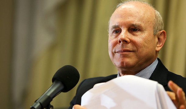 Com números, Mantega mostra que há confiança